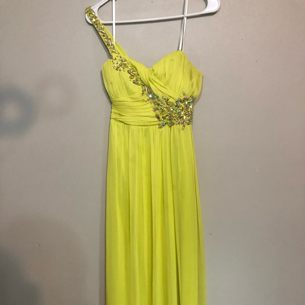 One-Shoulder City Triangles Dresses Size 7